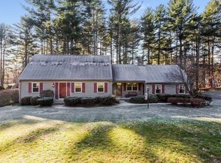 12 Maplewood Dr, Wilbraham, MA 01095