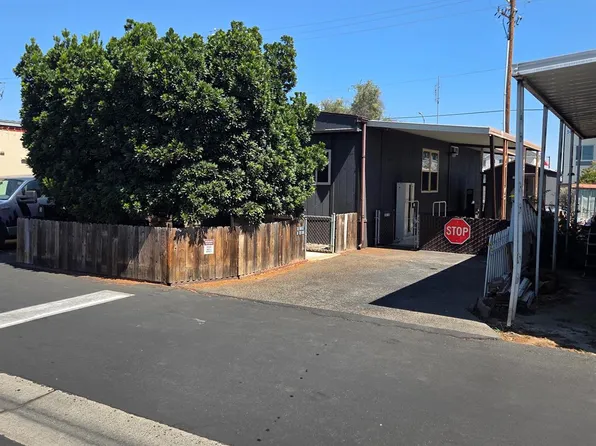 2110 Helm Ave Space 3, Clovis, CA 93612