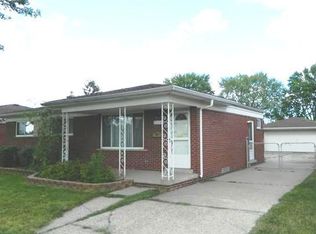 28678 Palm Beach Dr, Warren, MI 48093