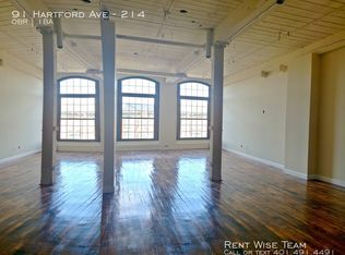 91 Hartford Ave APT 214, Providence, RI 02909