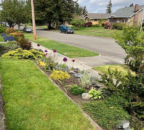 A very "walkable" neighborhood!