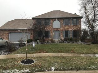 251 Ashbrook Ct, Aurora, IL 60502