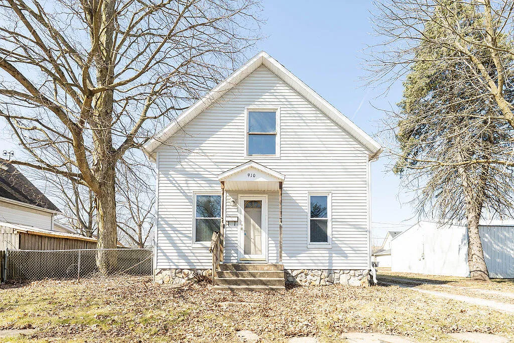 910 Rumely St photo 1