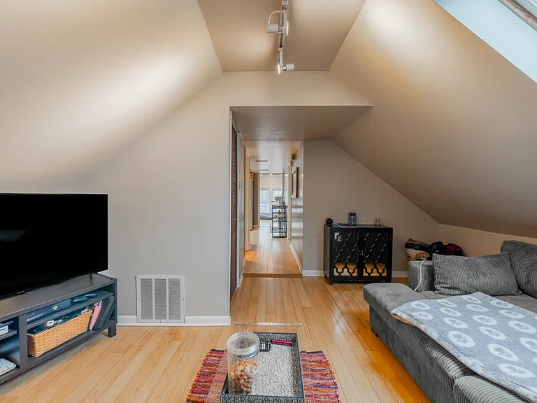 5055 W Argyle St #3 — Photo 11