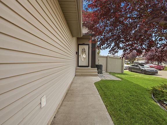 5th image of 11543 11th Ave SW
