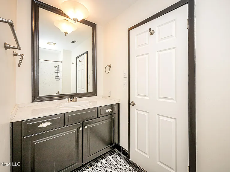 1107 Le Badine Ct — Photo 27
