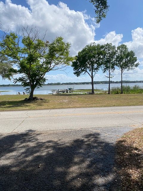 1st image of 9355 Silver Lake Dr