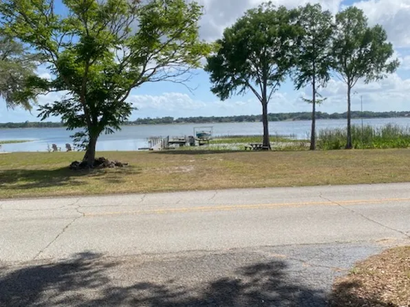 9355 Silver Lake Dr, Leesburg, FL 34788