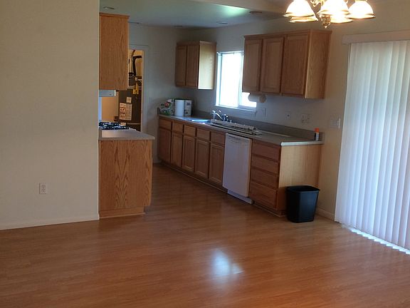 Kitchen / dining