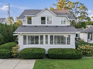1221 W Main St, Lake Geneva, WI 53147