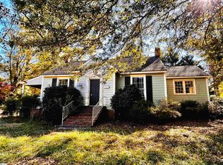 110 Maplebrook St, Laurens, SC 29360