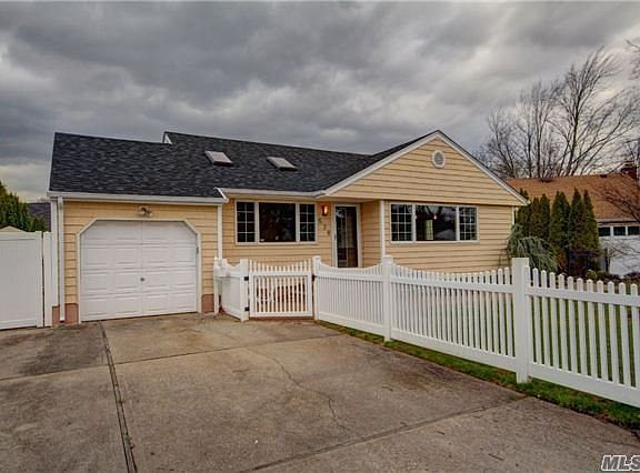 3rd image of 528 Fenimore Ave
