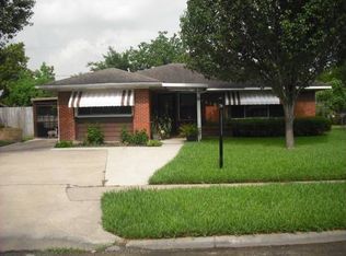 1215 Monroe Dr, Pasadena, TX 77502