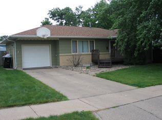 1313 N 20th St, Bismarck, ND 58501