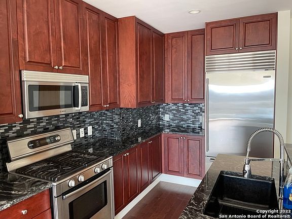 4th image of 610 E Market St Unit 2717