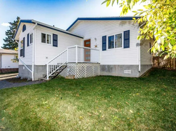 5119 N 48th Ave, Sylvan Lake, AB T4S 1G6