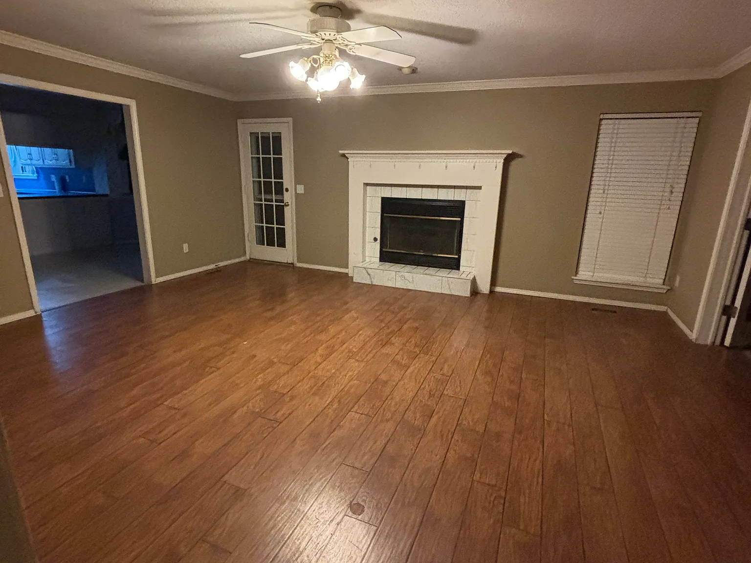 5 bed, 2.5 bath, 3346 sqft, $3,100 — Photo 2