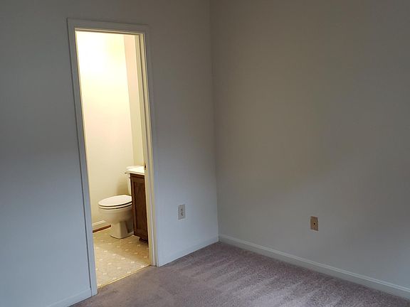 5th image of 895 Bayridge Dr