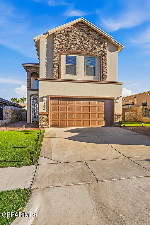 3 bed, 2.5 bath, 1688 sqft, $2,180 — Photo 1