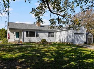 180 McCorrie Ln, Portsmouth, RI 02871