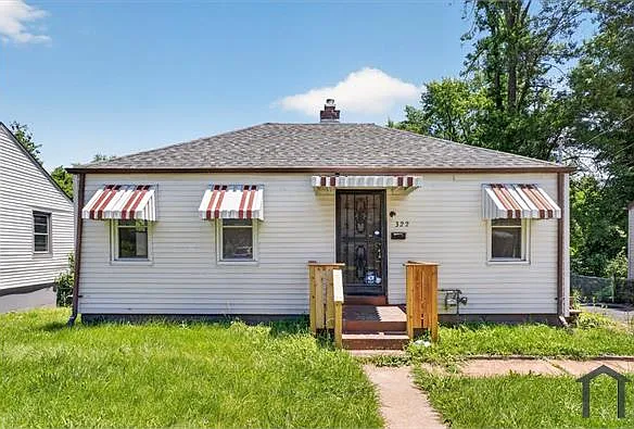 322 Plaza Ave — Photo 1