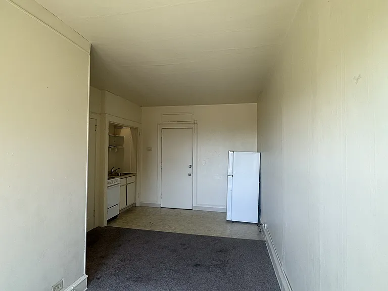 Devonshire Apartments — Photo 15