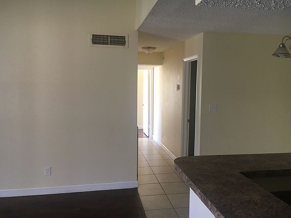 5th image of 4367 Thornbriar Ln APT 208