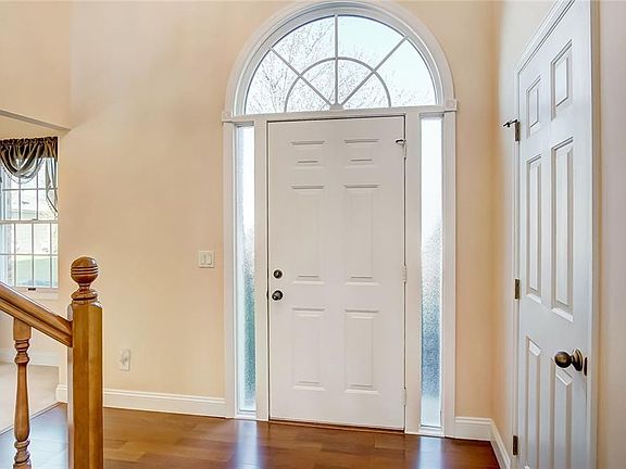 2nd image of 1948 Dovecrest Ct