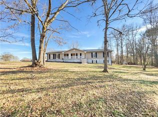 32 Banks St, Maysville, GA 30558