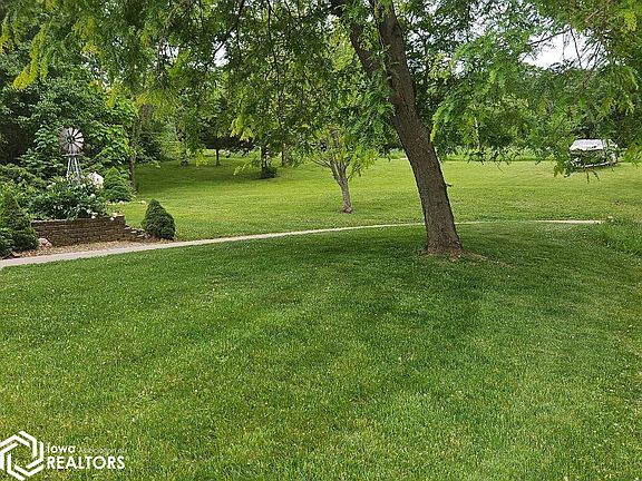 5th image of 1326 Lakeshore Dr