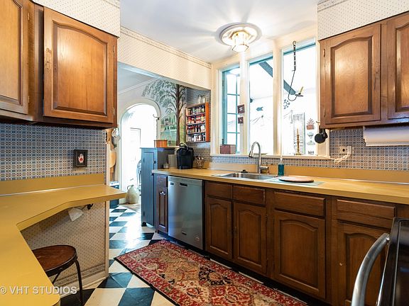 5th image of 623 Argyle Ave