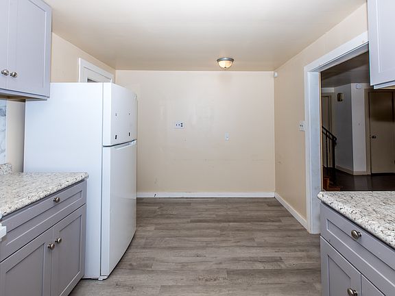 4th image of 607 E Church St #A