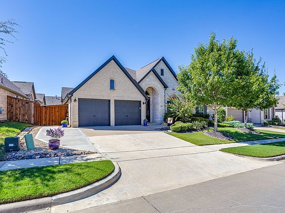2nd image of 3917 Redbud Dr