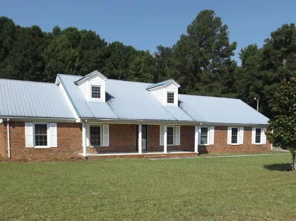 301 Brunson St, Manning, SC 29102