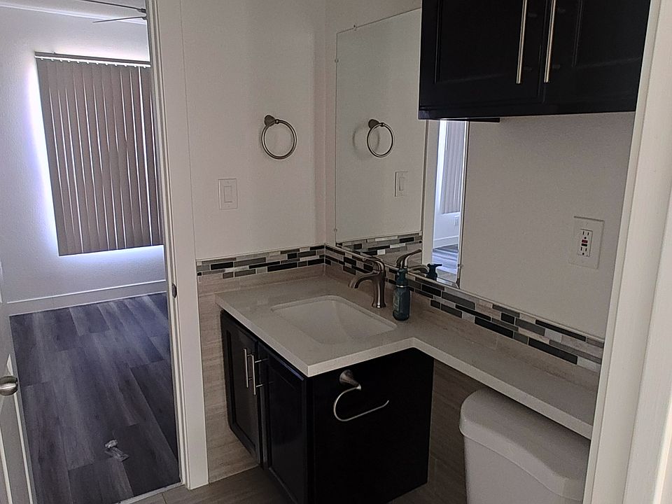1st image of 122 W Florence Ave APT 1