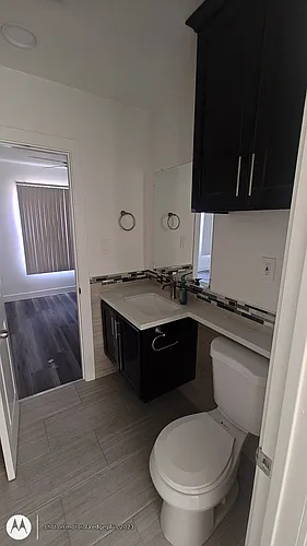 122 W Florence Ave #1 Photo 1
