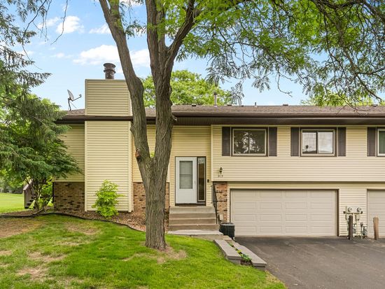 919 Greenhaven Dr, Vadnais Heights, MN 55127