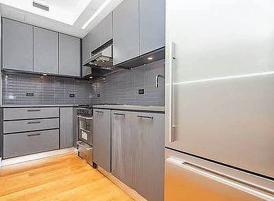 3rd image of 606 Franklin Ave #201