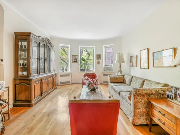 1615 Avenue I image 1 of 5