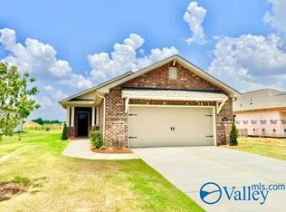 1040 Maplehurst St, Decatur, AL 35603