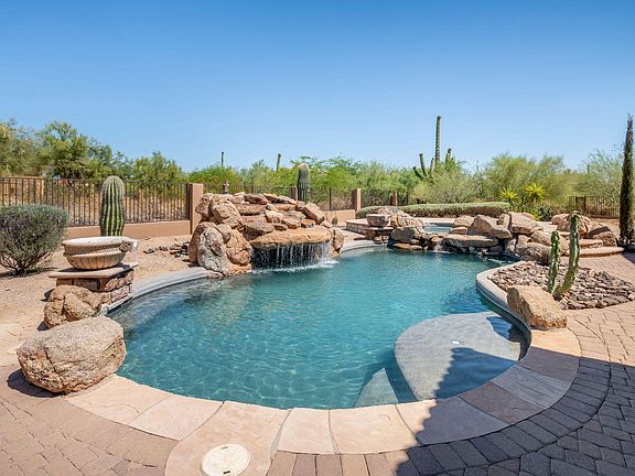 2nd image of 3211 N Canyon Wash Cir