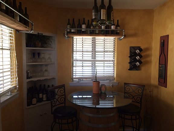 4th image of 2776 Genevieve St