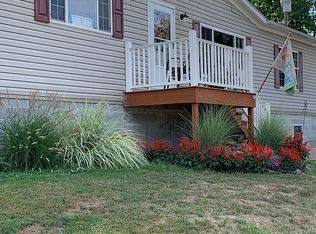 697 Station St, Saxton, PA 16678