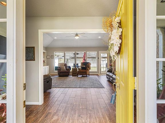 3rd image of 1306 Richmond Ct