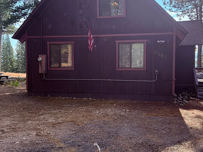 10462 Klondike Flat Rd — Photo 2
