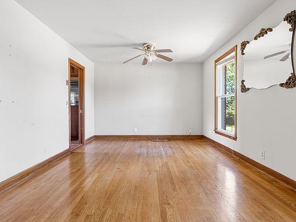 5th image of 314 Broadmoor Dr