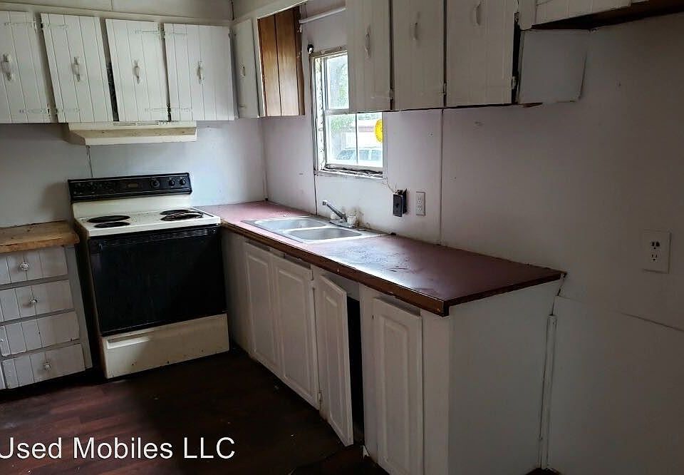 2nd image of 43 Sandy Ln