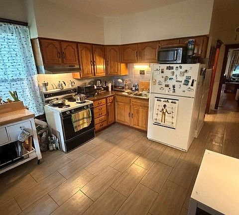 5th image of 2448 W Gunnison St #1