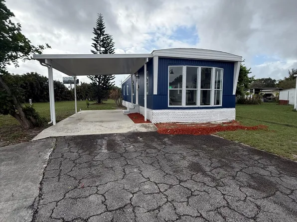 4022 68th St N #826, West Palm Beach, FL 33404