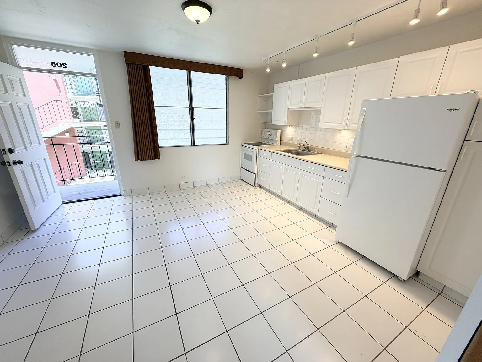 1 bed, 700 sqft, $1,675 — Photo 3
